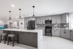 *Cozy 2 BR * Waterfront Home With Heated Pool! - Image 2