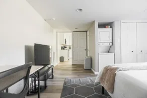 Peaceful, Modern 1 Bedroom - Image 3