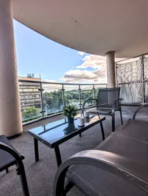 40 Handley's Elite Apartment - Image 5