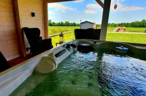 Vacation home ”the Bird's Nest” with Jacuzzi - Image 4
