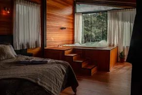 Cabin with spa, lake and outdoor fire pit - Image 2