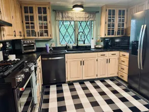Charming chalet near local ski/golf resorts - Image 5