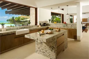 R) Luxury Villa with Pool, Jacuzzi, Beach Front - Image 5