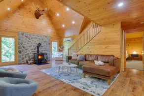 Lake Wallenpaupack-Family Friendly Cabin-Hot Tub - Image 3