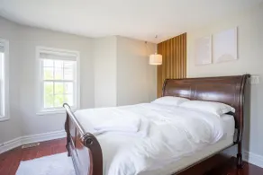 Mid-century Modern Castle | King Bed+Free Parking - Image 3