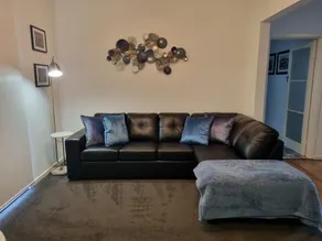 Gwen's Cottage on King - Image 3