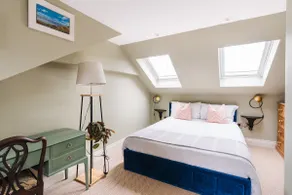 Private Comfortable Loft Apt in Superb Period Home - Image 2
