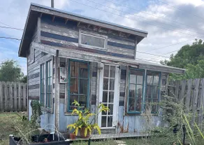 2 Bedroom Homestead 5 mins Drive to Beach - Image 2