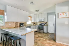Grandview-Heated Pool & Game Room Near Amphitheatre, Historic Downtown, Beach - Image 4