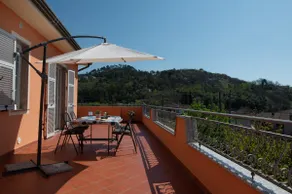 Bright and modern apartment with large terrace - Image 2