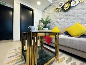Low Floor | Free House Keeping | Charming | Balcon - Image 2