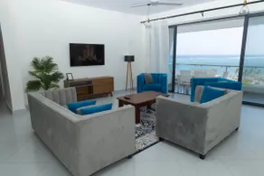 Beachfront Bliss | Sea views+AC+Pool+Gym - Image 2