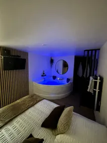 Tiny room - Image 2