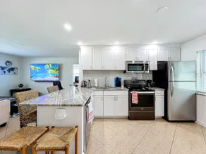 Serene Sarasota Retreat, King Bed, near beaches - Image 2