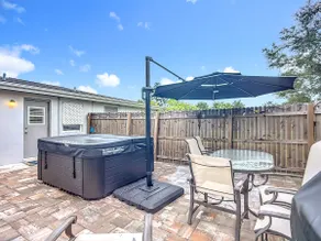 Serene Sarasota Retreat, King Bed, near beaches - Image 4