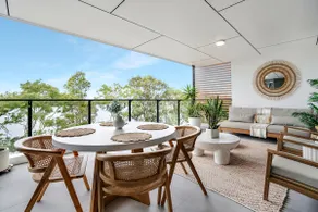 The River Residence- Your Waterfront Penthouse - Image 3