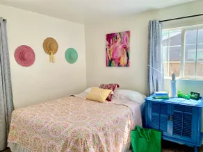Charming Bright Home Near Dr Hospital & Shopping - Image 5