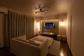 Excellent location, 10-minute walk to Umeda, 10-person capacity, private designer penthouse, cherry blossoms in full bloom from the veranda in spring - Image 4