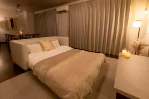 Excellent location, 10-minute walk to Umeda, 10-person capacity, private designer penthouse, cherry blossoms in full bloom from the veranda in spring - Image 2