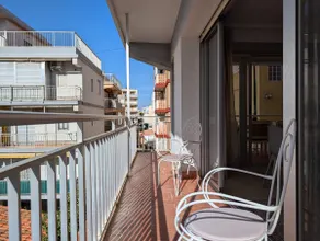 Newly renovated apartment 1 min from the beach - Image 4