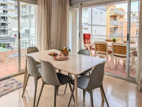 Newly renovated apartment 1 min from the beach - Image 5