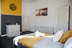 4BR Contractor Hub | 6 Beds | 15% Monthly Discount - Image 4