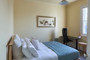 King William Terrace: Classic Fitzroy Style - Image 3