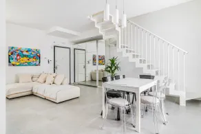 Luxury Villa - Exclusive Property With Private Box - Image 2