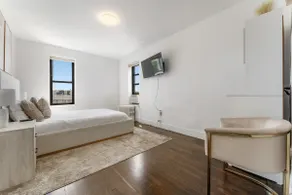 Two Connected Studios for 4: Spacious Stay - Image 2