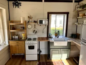 ”The Acorn” - Updated, Cozy 1800's Cabin - Image 4