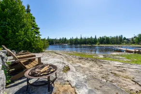 Bay Shore Luxe - Lake Huron Waterfront with Kayaks - Image 3