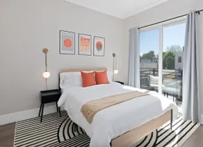 Luxury Home with NYC Views, Free Parking & Rooftop - Image 5