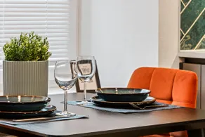 Stylish & Cozy Gem: 15-min Walk to Center, Parking - Image 3
