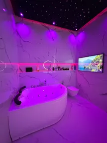 Luxury Villa with Heated Pool & Private cinema - Image 2