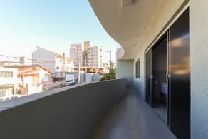Lou Suites - Kitnet 8 - with balcony and city view - Image 3