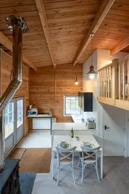Charming Rural Lodge-Wood Burner, Air Con & Wi-Fi - Image 3