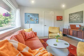 The Gallery in Brentwood Bay - Image 2