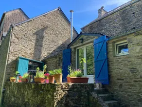 Charming riverside cottage - Image 5