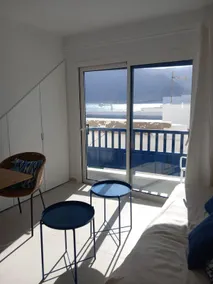 Caleta de Famara. Front line with balcony! - Image 2