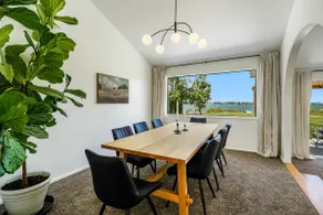 Casa Lobo Lakefront Getaway - Image 5