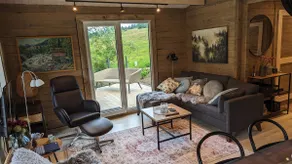 Cozy cabin by waterfall, with covered jacuzzi. - Image 4