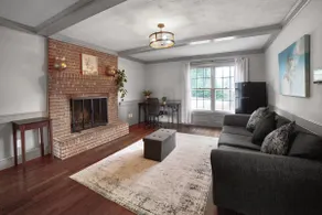 3 Bedroom Home w/ Fully Fenced in Backyard! - Image 5