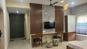 Niraja Niwas,2BHK,AC,WIFI,washing ma work station - Image 5