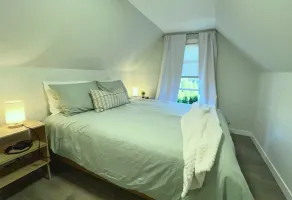Chic, Cozy unit | DT Renton | Mins to SeaTac - Image 4