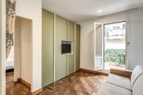 Frattina Grand Suite Guesthouse - Image 4
