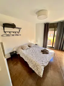 Apartment with terrace and lots of sun - Image 4