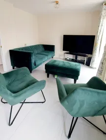 Family-run 5 Star Home - Consistent Superhosts - Image 3