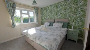 Family-run 5 Star Home - Consistent Superhosts - Image 2