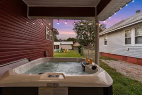 3 Mins to DT | Pickleball | Hot Tub | Game Room - Image 3
