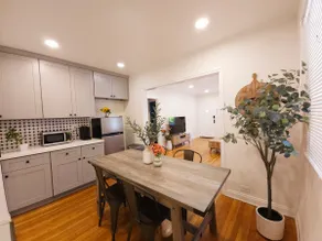 Detached bungalow house Prime location King Bed!37 - Image 3